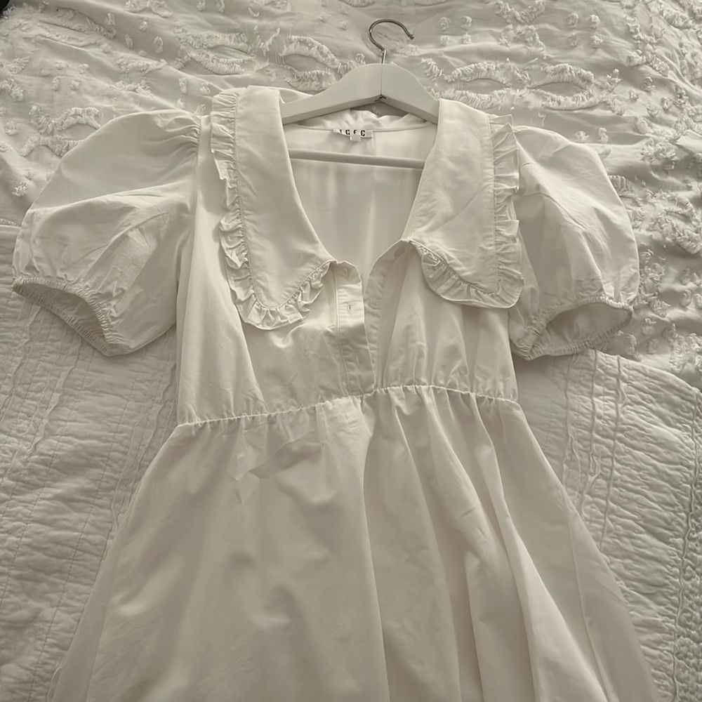 Super cute white dress Never worn